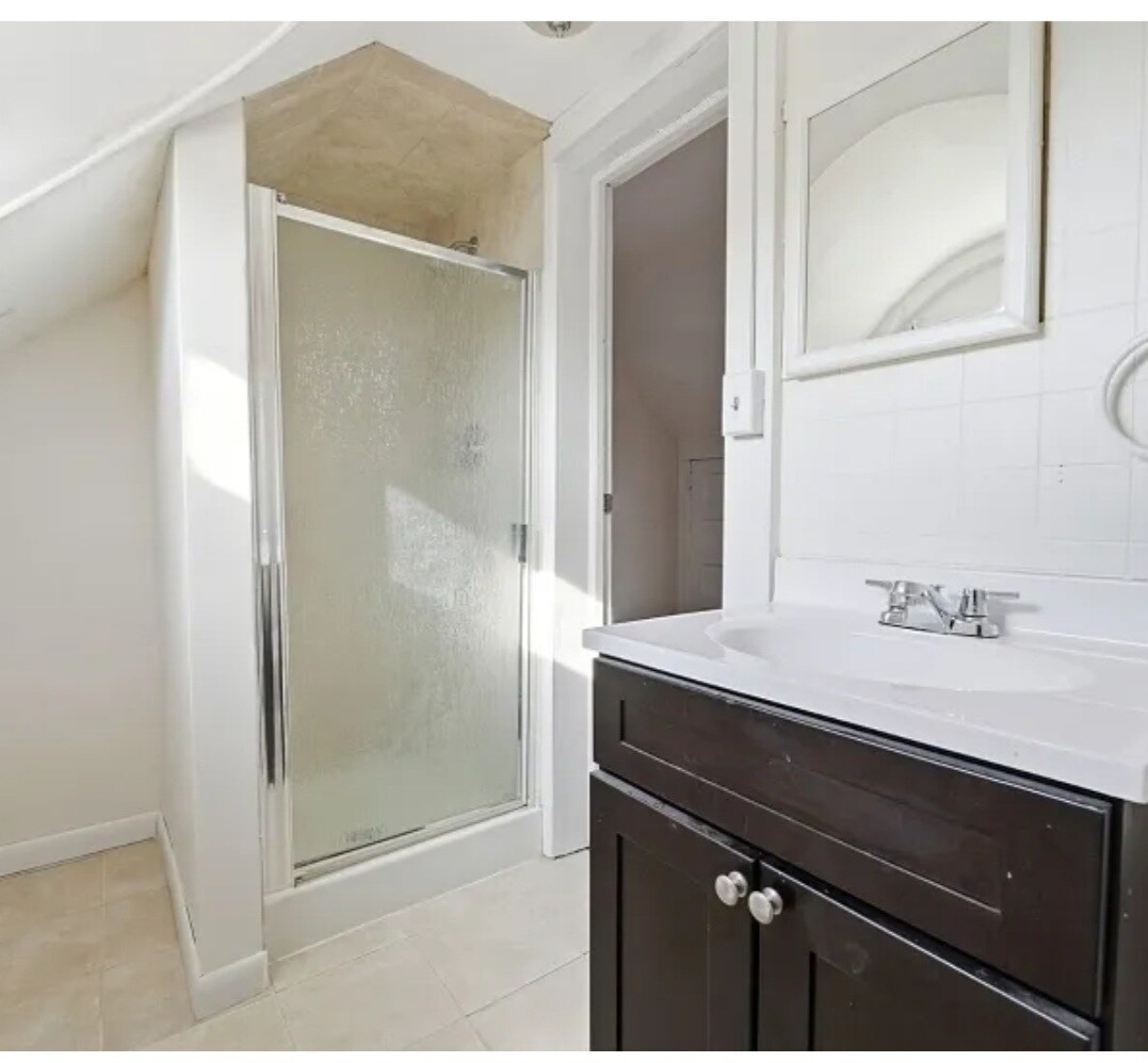 Building Photo - 44 Oberlin St