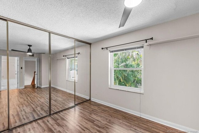 Building Photo - 2905 SW Lakemont Pl