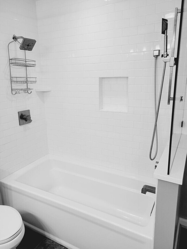 Building Photo - 984 Shades Crest Rd