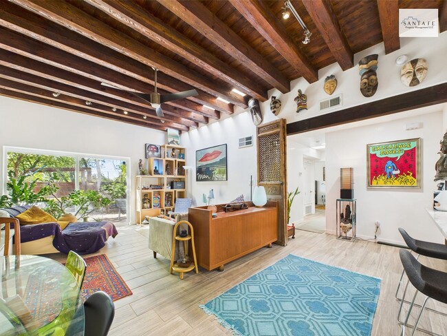Building Photo - Beautifully Furnished and Equipped Propert...