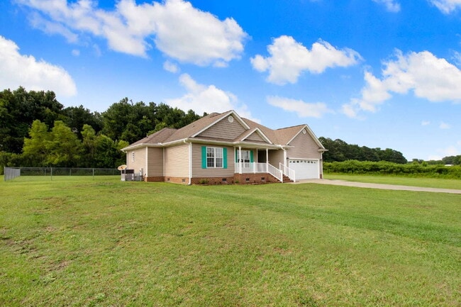 Building Photo - ADORABLE 3 BR | 2 BA Home in Goldsboro *Lawn Care Included!*