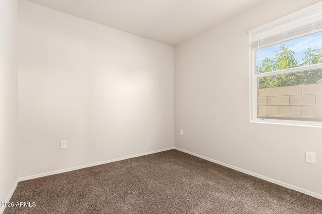 Building Photo - 5065 E Emery Rd