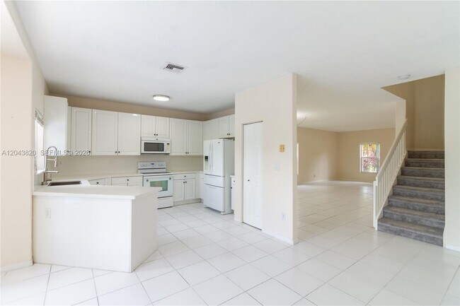Building Photo - 1473 SW 158th Ave