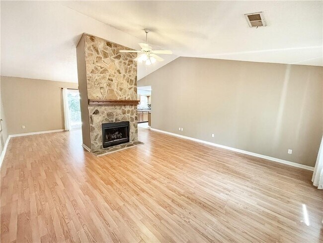 Building Photo - 1497 Chaseway Cir