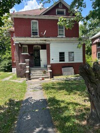 Building Photo - 563 N 24th St