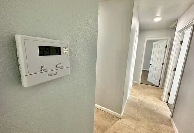 Building Photo - Beautifully remodeled 3 bed 1.5 bath in the desirable subdivision of Woodstone