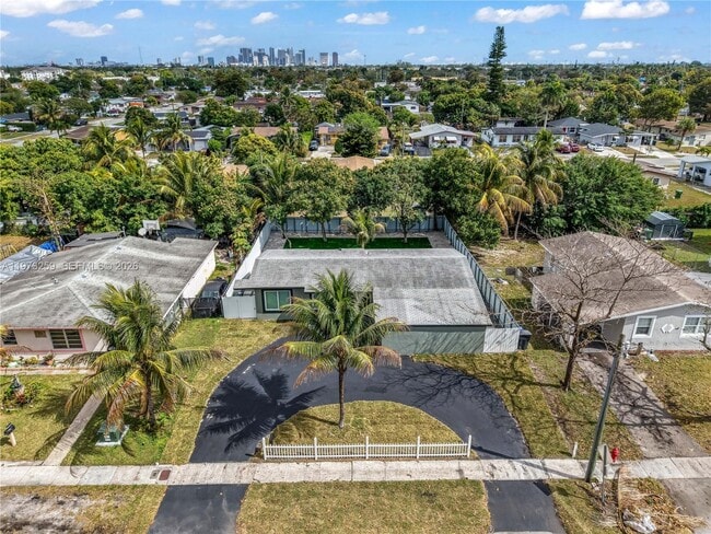 Building Photo - 630 SW 28th Dr