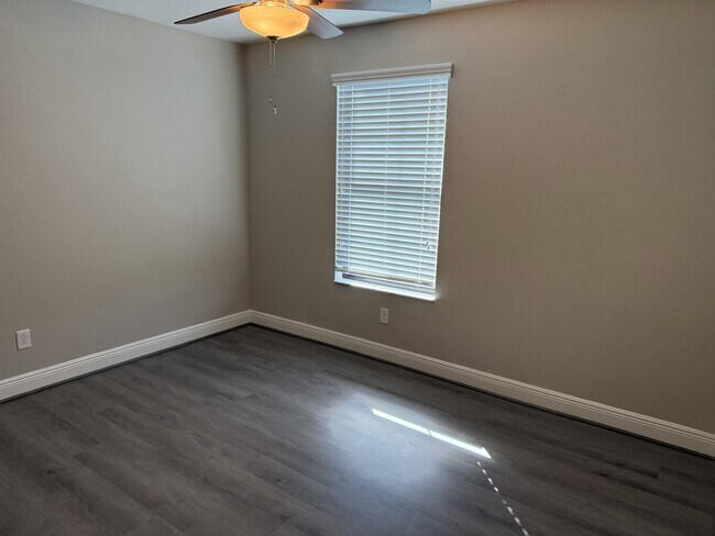 Building Photo - 13183 Payton St