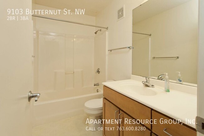 Building Photo - Spacious 2bed/2.5bath townhome for rent at...