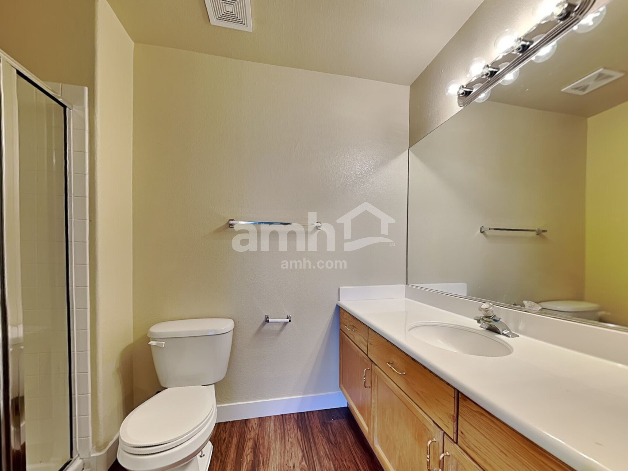 Building Photo - 8713 Sandringham Ave