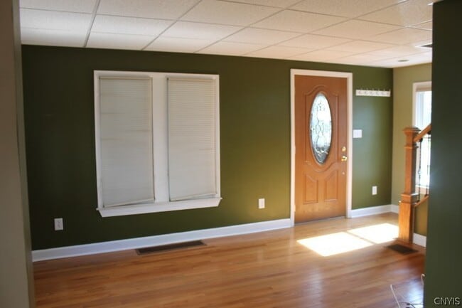 Building Photo - 375 Pawling St