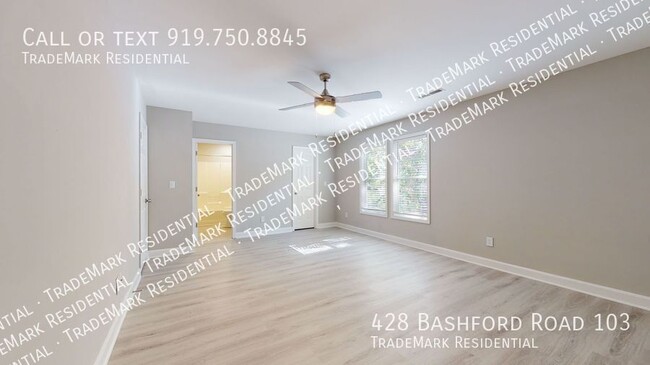 Building Photo - Modern, Renovated 4 bedroom Townhome