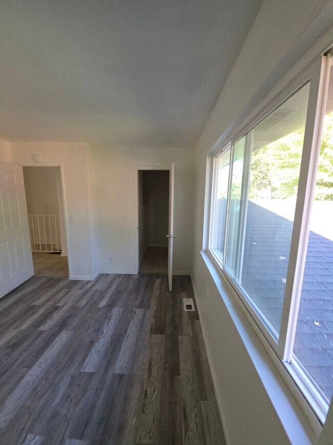 Building Photo - Charming 2BR/1BA Townhouse in Auburn - Available Now!