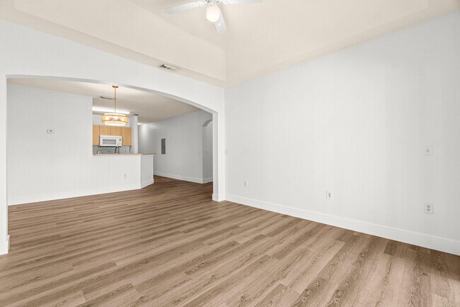 Building Photo - 1503 Belmont Pl