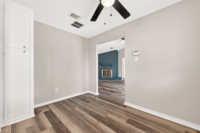 Building Photo - 10402 Permian Dr