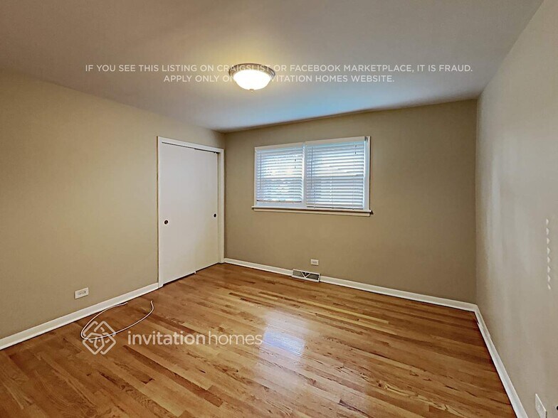 Building Photo - 6218 W 92nd St