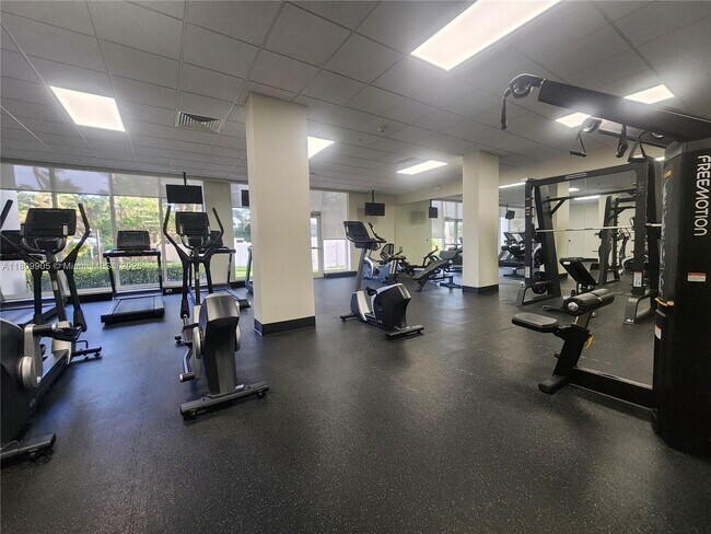 Building Photo - 3000 S Ocean Dr