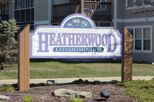 Building Photo - 1376 Heatherwood Ln
