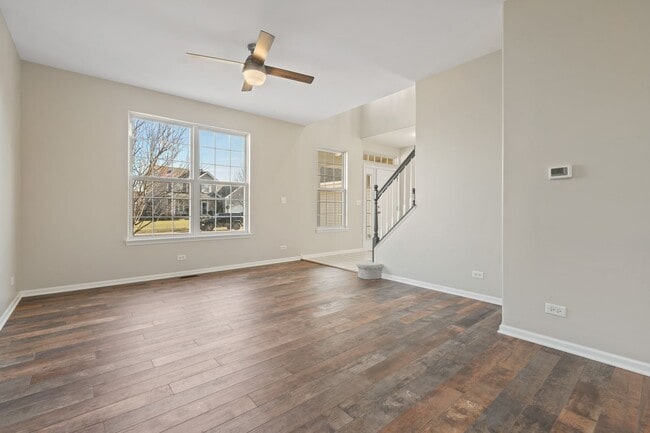 Building Photo - Lovely In Lakemoor