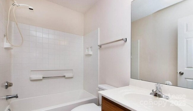 Building Photo - 3134 Summercroft Ln