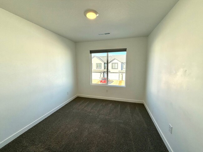 Building Photo - Long Valley Townhome for Rent