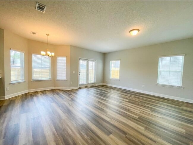 Building Photo - 120 Ironwood Dr