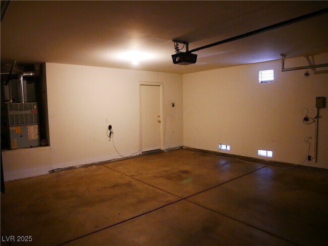 Building Photo - 2313 Avery Dr