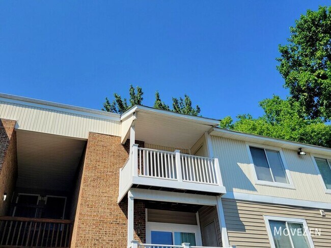 Building Photo - 9515 University Terrace Dr