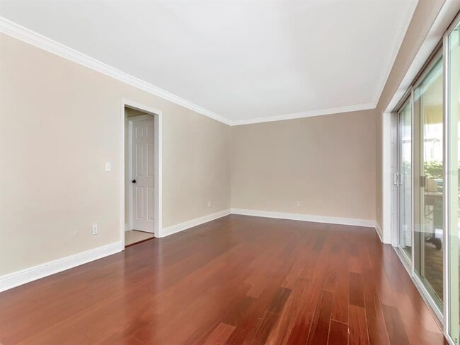 Building Photo - 165 Baltic Cir