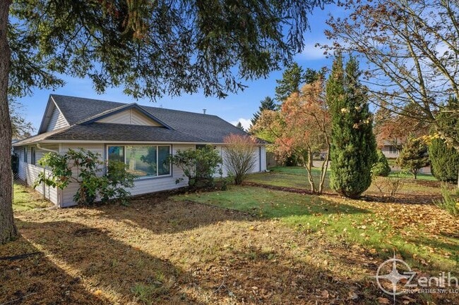 Building Photo - 1417 NW 98th Cir