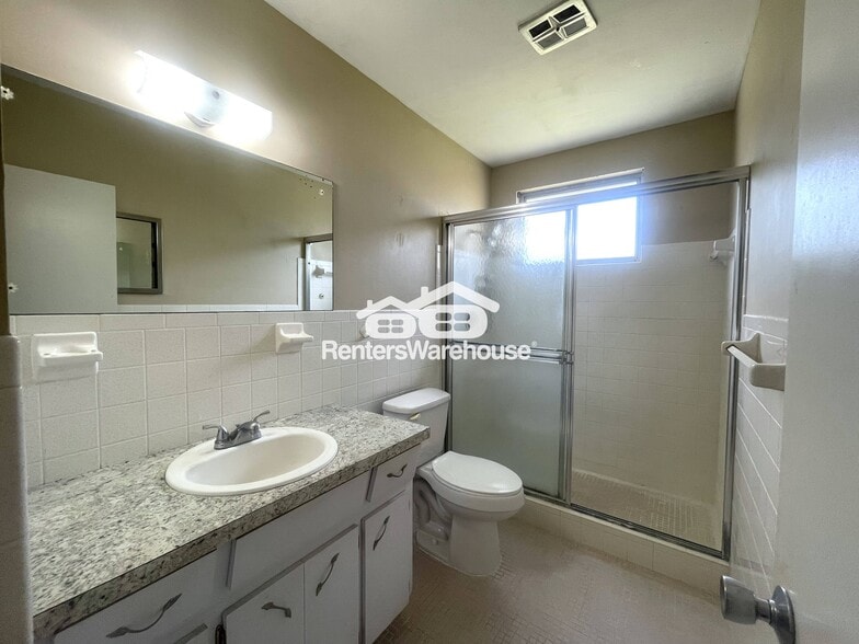 Building Photo - 2402 Ecuadorian Way