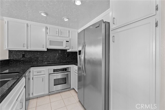 Building Photo - 33532 Valley View Ct