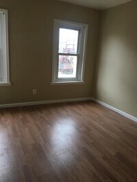 Building Photo - 19 E Ashmead St