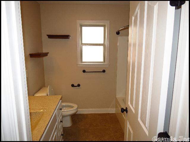 Building Photo - 1005 Puritan Dr