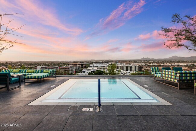 Building Photo - 7120 E Kierland Blvd