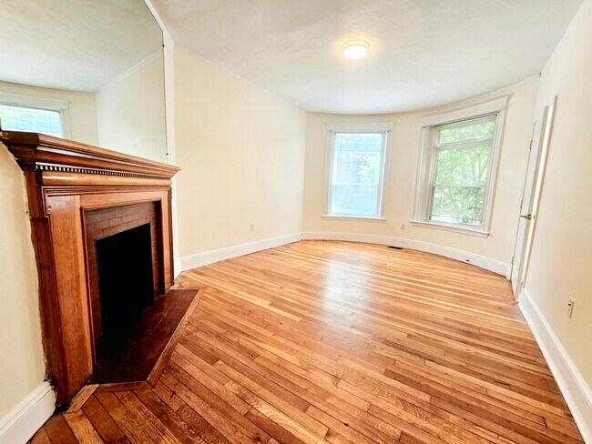 Building Photo - 195 Winthrop Rd