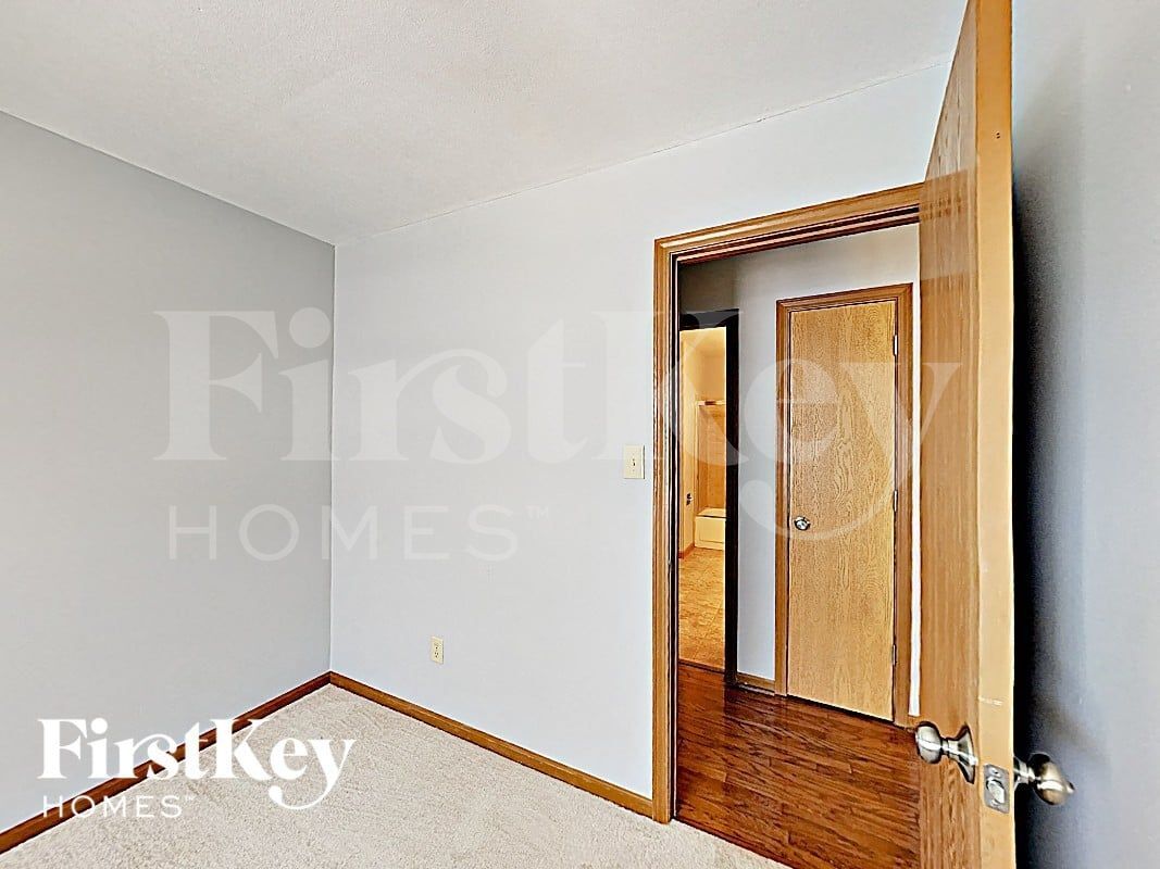 Building Photo - 7011 Blue Mountain Dr