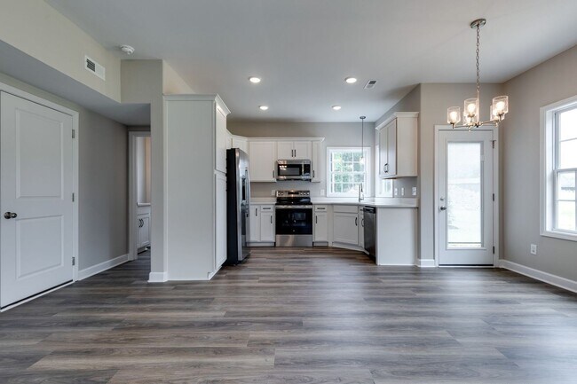 Building Photo - 4 Bedroom Dog Friendly Home For Rent Near Guthrie!