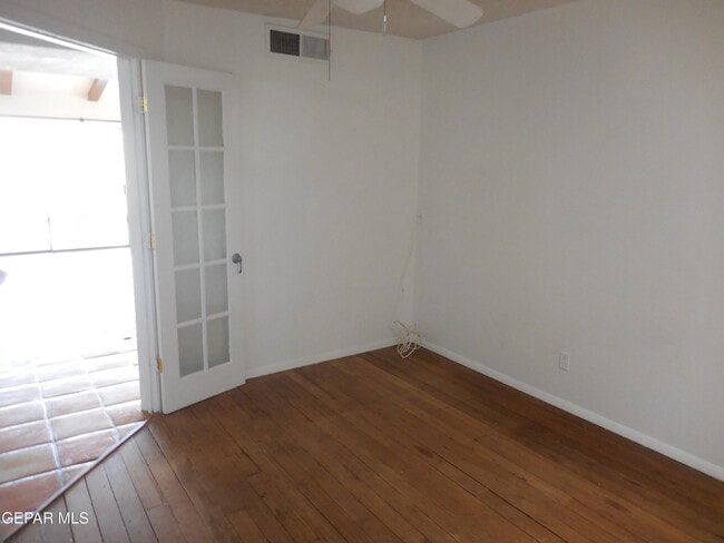 Building Photo - 3241 Point Ct