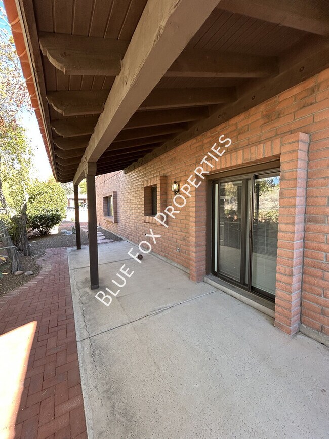 Building Photo - 6601 E Vía Cedri