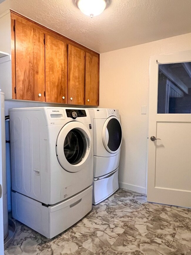 Building Photo - OWN937