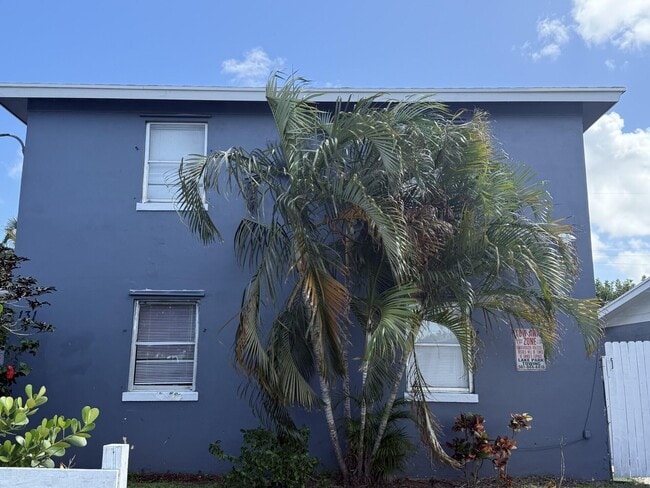 Building Photo - 131 E 27th St