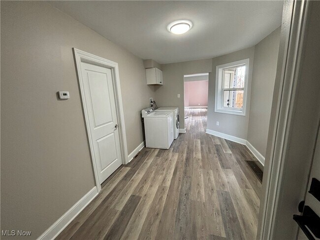 Building Photo - 1445 W 52nd St