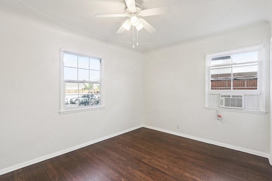 Building Photo - 8426 Alverstone Ave