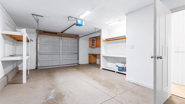Building Photo - 6912 Alderwood Dr