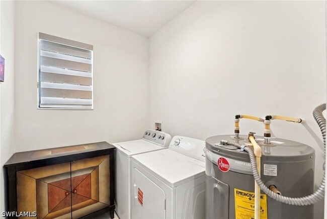Building Photo - 5769 Cassidy Ln