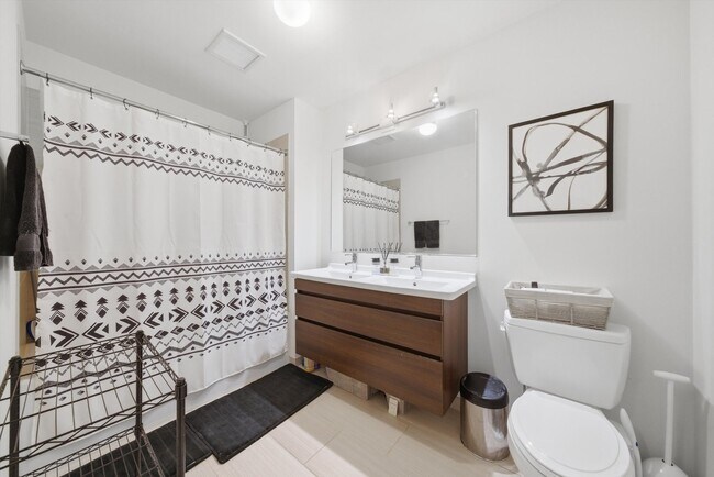 Building Photo - 1345 S Wabash Ave