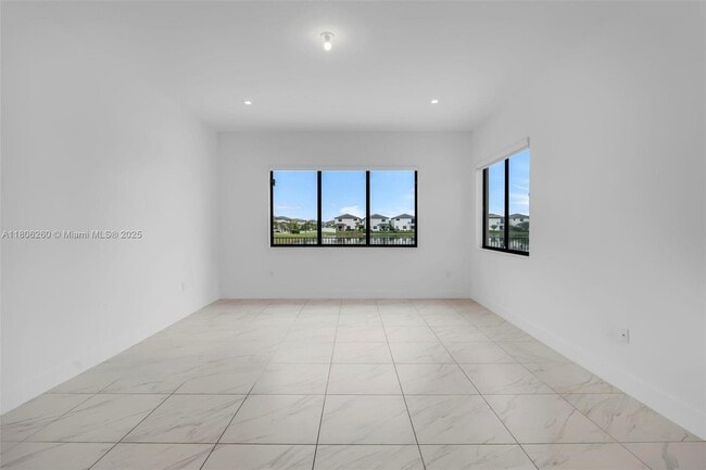 Building Photo - 4309 SW 176th Ave