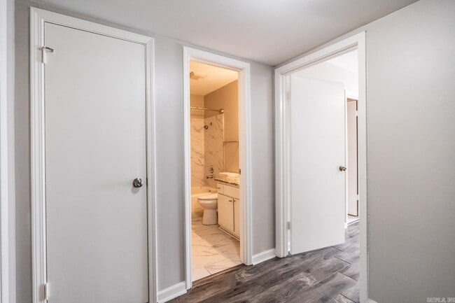 Building Photo - 1601 N Bryant St