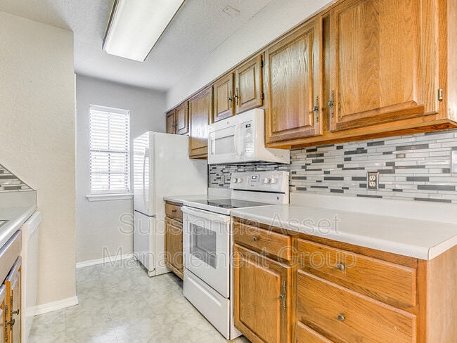 Building Photo - 14443 N Pennsylvania Ave